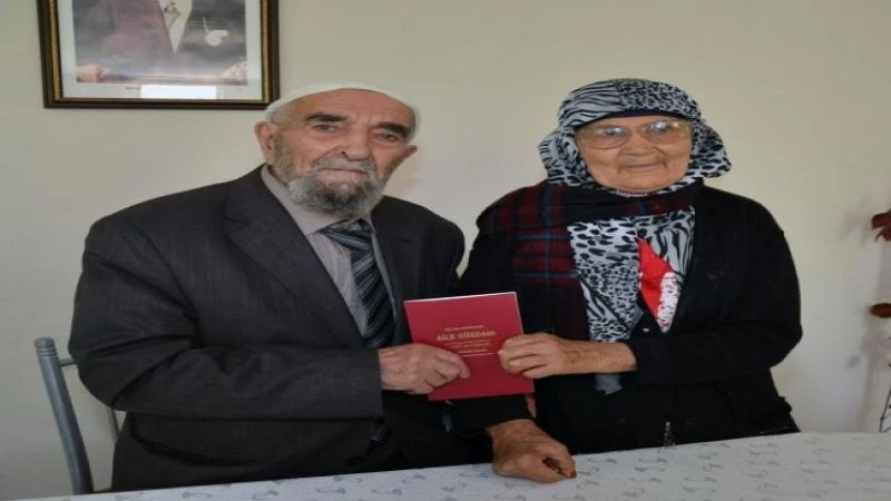 تركي يتزوج بعد قصة حب استمرت 77 عاماً