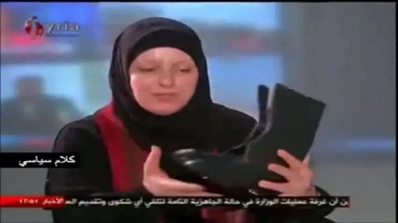 بعد تقبيل قدمي حسن نصر الله.. إعلامية تونسية تقبل البسطار العسكري