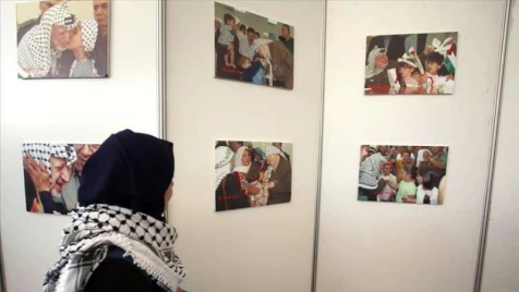 معرض صور في غزة يوثق حصار "ياسر عرفات" برام الله