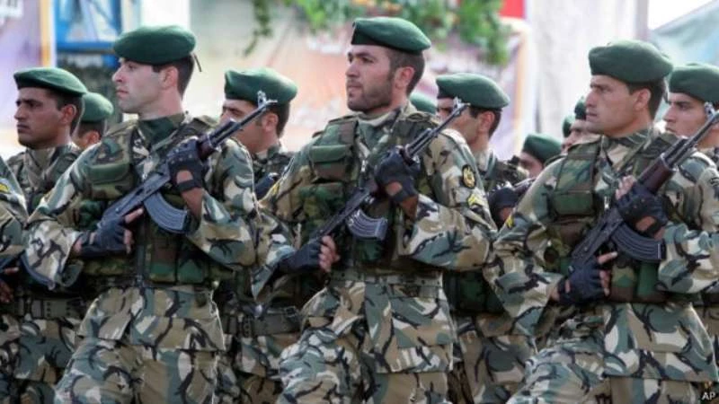 الحرس الثوري الإيراني يحيل ضباطا للمحاكم العسكرية لرفضهم القتال في سوريا
