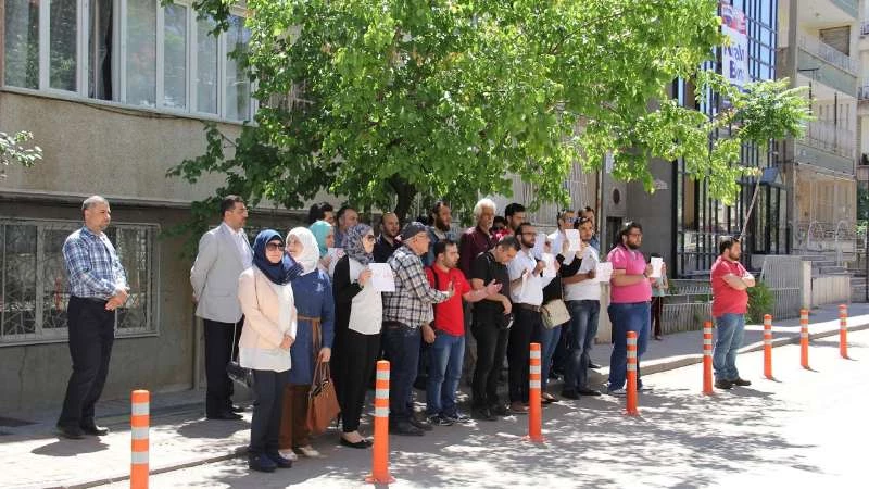 وقفات احتجاجية للسوريين في تركيا تنديداً بمجازر حلب 