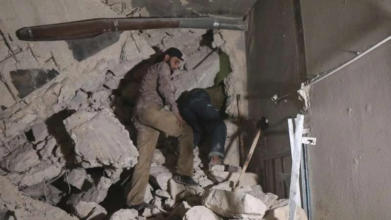 شهداء وعالقون تحت الأنقاض.. روسيا تواصل قصفها لمدن وأرياف حلب