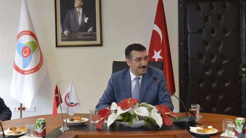 وزير تركي يوضح لأورينت تأثير محاولة الانقلاب على السوريين والاقتصاد
