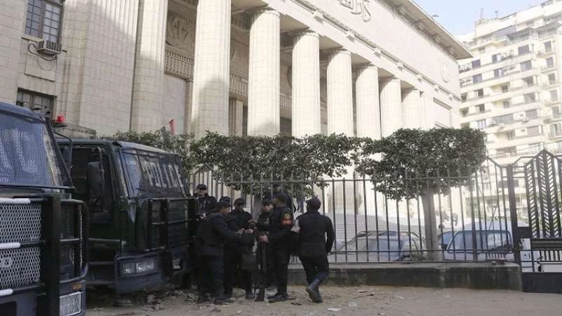 إحالة 13 معارضاً لمفتي مصر تمهيداً للحكم بإعدامهم