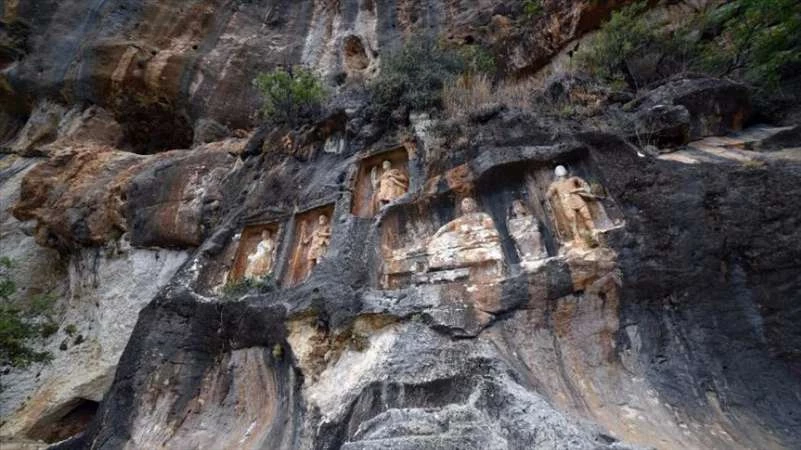 ما أسرار نقوش "صخور آدم " في وادي الشيطان بتركيا؟