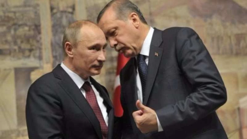 عشية زيارته إلى موسكو..أردوغان يغازل بوتين ويهاجم الغرب 