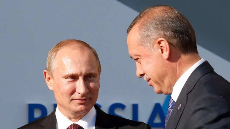 بوتين خلال استقباله أردوغان يتعهد باستئناف العلاقات الاقتصادية