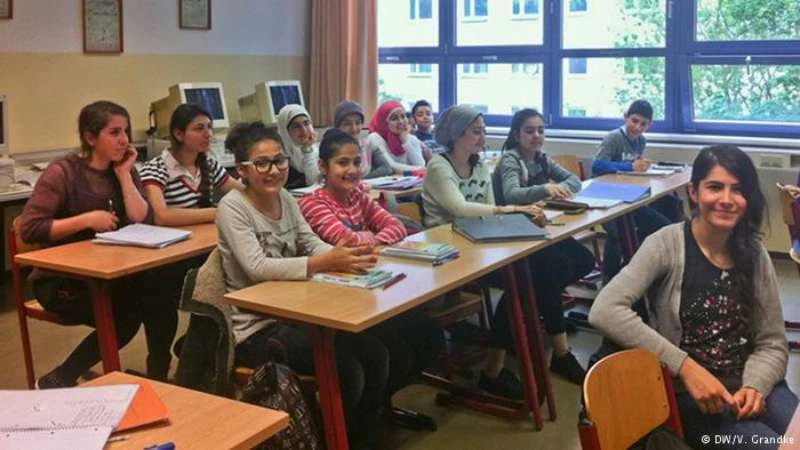 تخصيص 100 مليون يورو لدعم اللاجئين الراغبين بالدراسة في ألمانيا