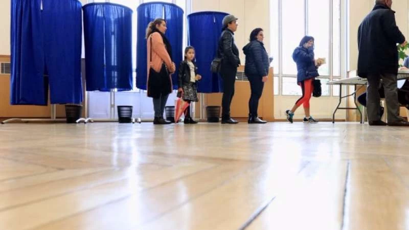 فرنسا.. نسبة المشاركة في الانتخابات الرئاسية بلغت 28% حتى منتصف النهار