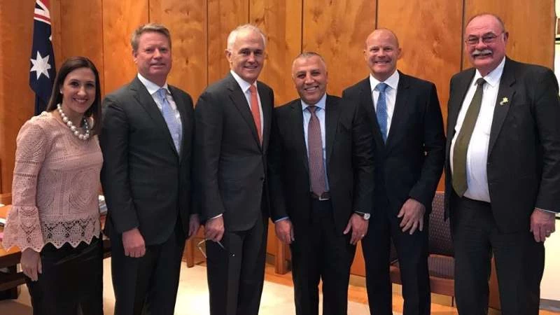 رئيس الحكومة الأسترالية ومجموعة من الوزراء  يلتقون رجل الأعمال السوري غسان عبود
