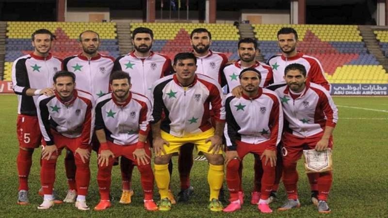 "منتخب البراميل" أم "المنتخب الوطني".. كرة القدم تحدث انقساماً جديداً بين السوريين