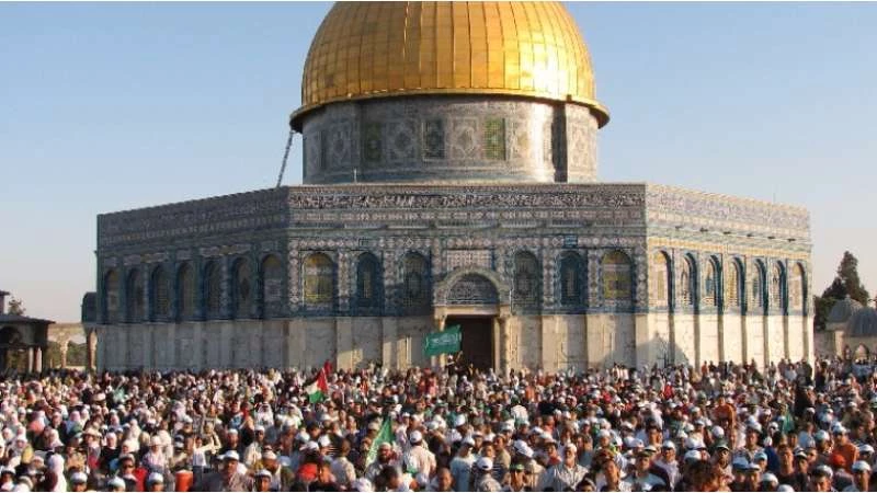 بعد إزالة إسرائيل كل "التدابير الأمنية".. عودة الصلاة داخل المسجد الأقصى 