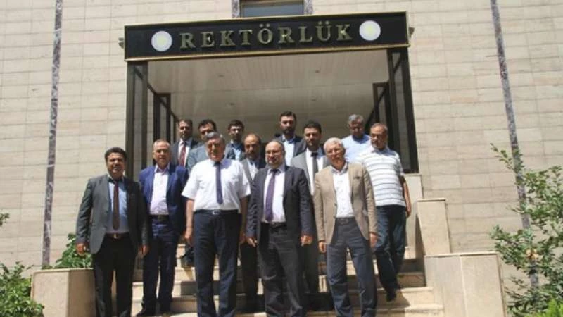 بدء توظيف الأكاديميين السوريين في الجامعات التركية 