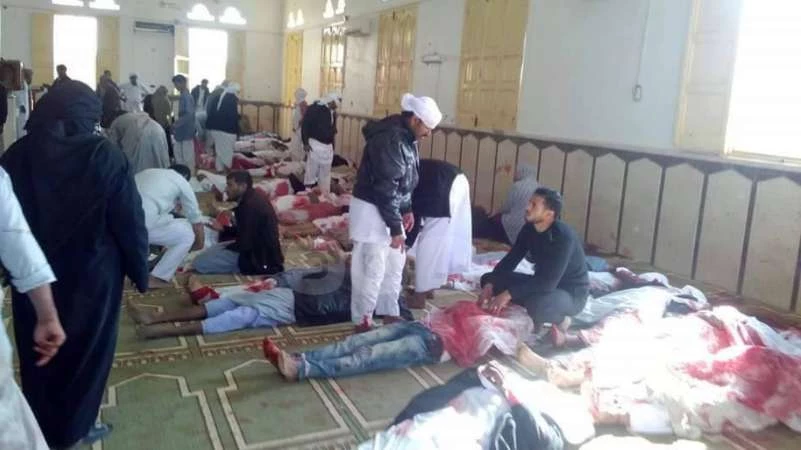 عشرات القتلى في هجوم استهدف مسجداً شمال سيناء
