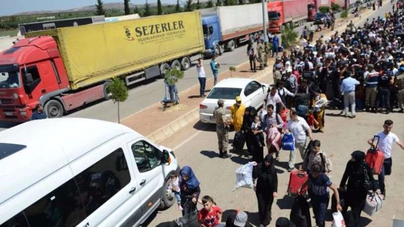 استمرار توافد السوريين إلى معبر باب الهوى لقضاء إجازة العيد