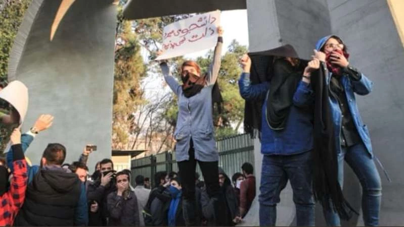 الإيرانيون يحددون برنامجاً للتظاهر في 70 مدينة