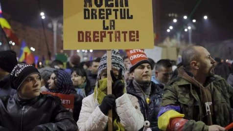 رغم إلغاء مرسوم الفساد نصف مليون متظاهر في رومانيا