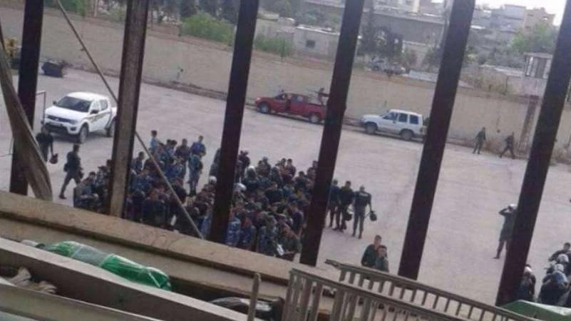 معتقلو سجن حمص المركزي يعلّقون إضرابهم.. وهذه الأسباب