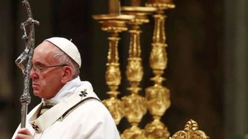 بابا الفاتيكان يتجنب إدانة المجازر والتهجير ويكتفي بدعم مالي لـ"فقراء حلب"