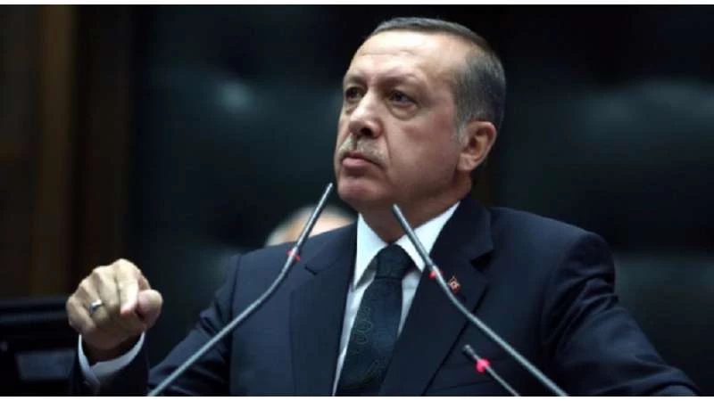 أردوغان يطالب مسؤولين منتخبين ديمقراطيا بالاستقالة.. والمعارضة تنتقد