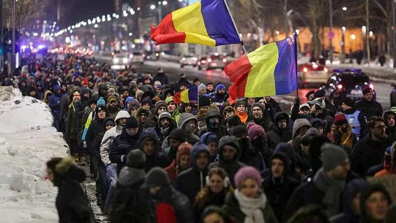 للأسبوع الثاني.. تواصل الاحتجاجات المطالبة بإسقاط الحكومة في رومانيا