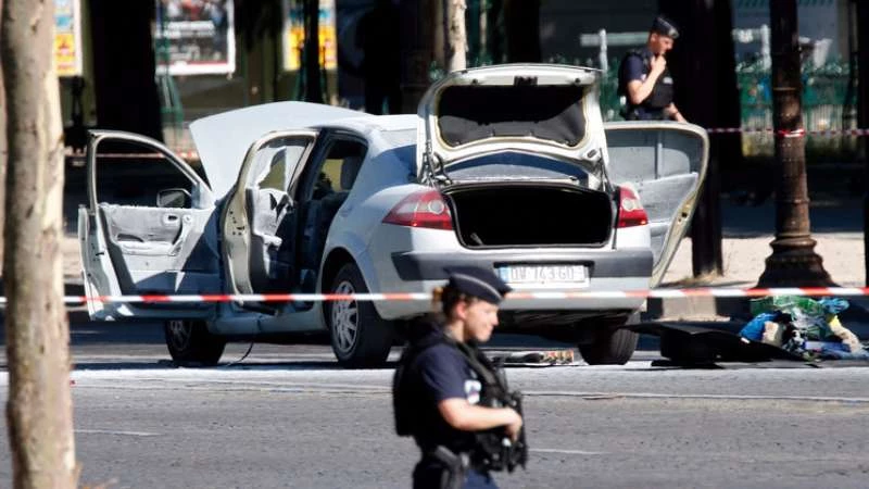 باريس.. إصابة 6 جنود فرنسيين بحادث دهس 