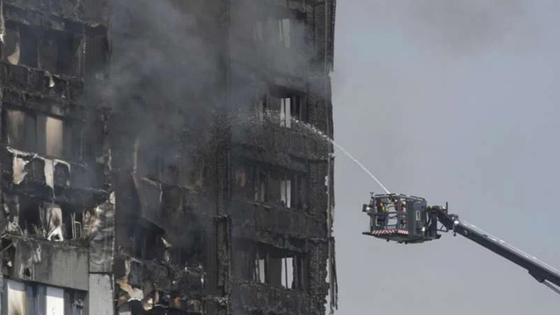 وسائل إعلام بريطانية تكشف أسباب اشتعال برج لندن