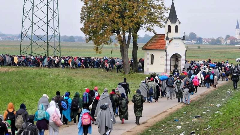 رغم تراجع أعداد اللاجئين.. أوروبا تتجه إلى تمديد الإجراءات الأمنية في 2018