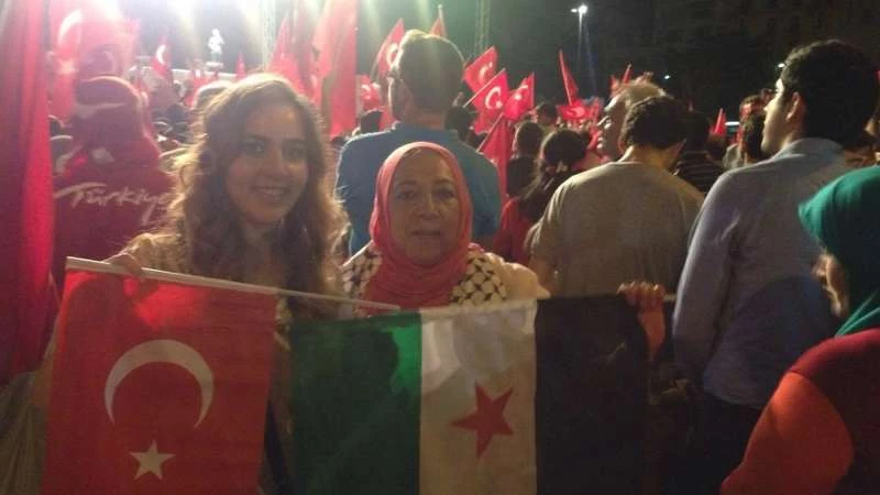 مقتل "عروبة بركات" وابنتها يثير صدى واسعاً لدى وسائل الإعلام التركية
