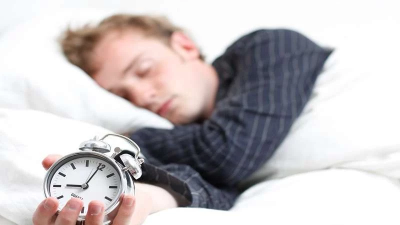 ما علاقة الحِمية الناجحة بالنوم الصحي؟