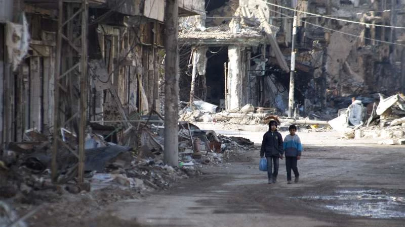 روسيا والنظام يواصلان قصف مدينة دير الزور متجاهلين أهلها المحاصرين فيها