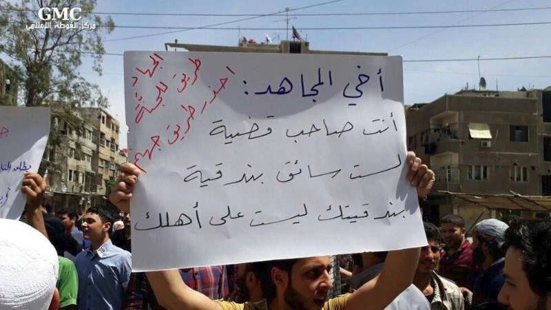 شبح الاقتتال يطل برأسه مجدداً في الغوطة و"تحرير الشام" تسيطر على نقاط بالأشعري 