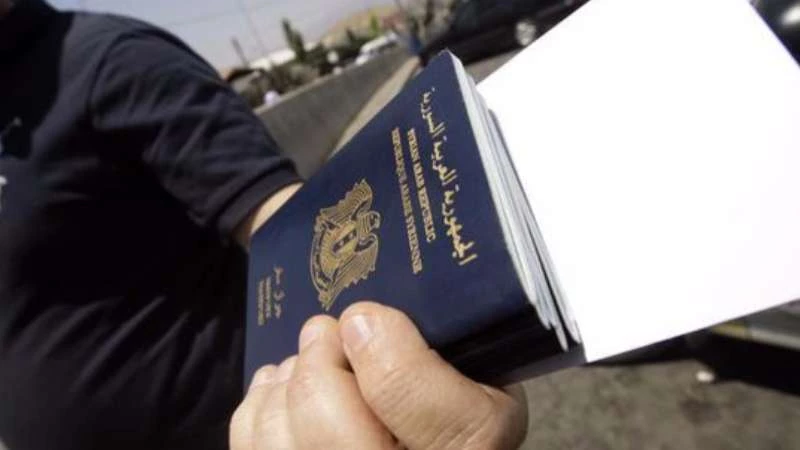 النظام يوقف تمديد جوازات سفر السوريين في عدة دول.. ما السبب؟