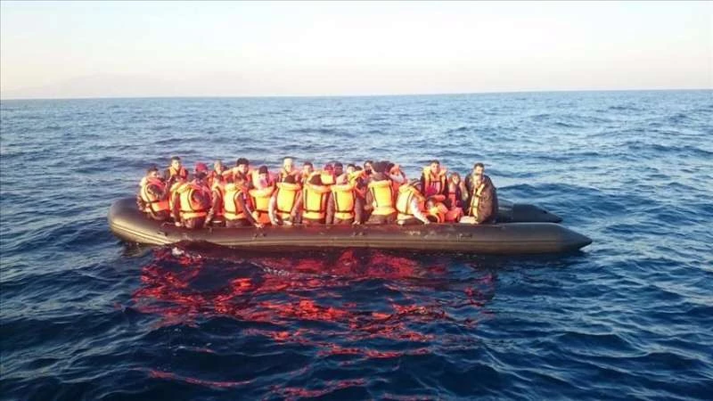 هل عاد "البلم".. غرق زورق لاجئين ومقتل 5 منهم قبالة اليونان