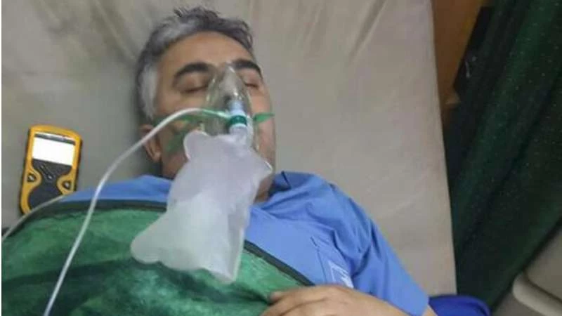 وفاة طبيب اختناقاً جراء استهداف النظام مدينة اللطامنة بالكلور