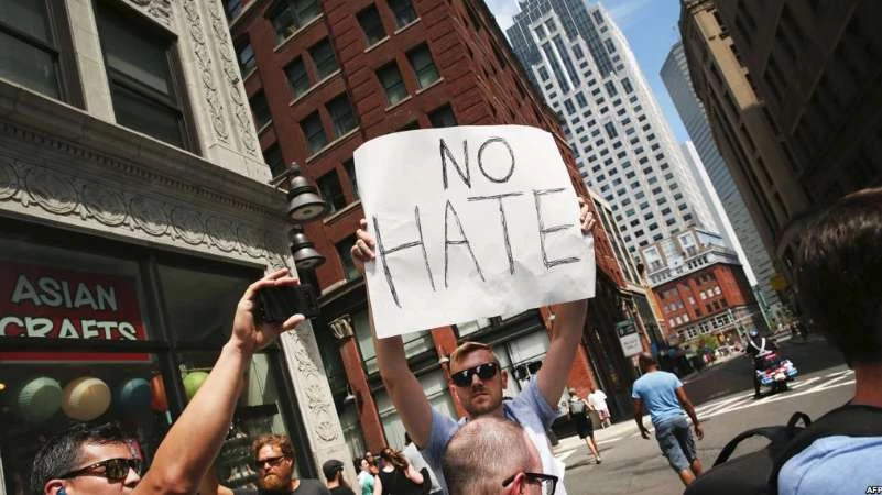عشرات الآلاف يتظاهرون في بوسطن الأمريكية ضد خطاب الكراهية