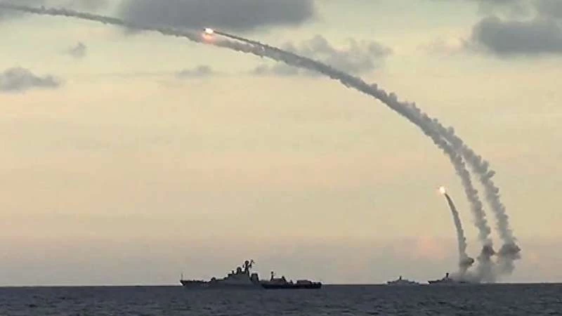 روسيا تعلن عن تجربة صاروخية على السواحل السورية
