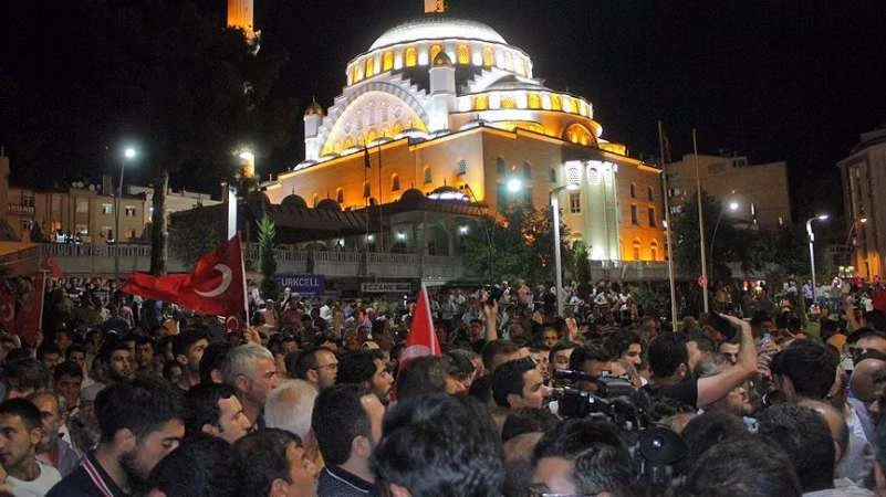 الاحتفالات تعم المدن التركية في ذكرى التصدي لمحاولة الانقلاب