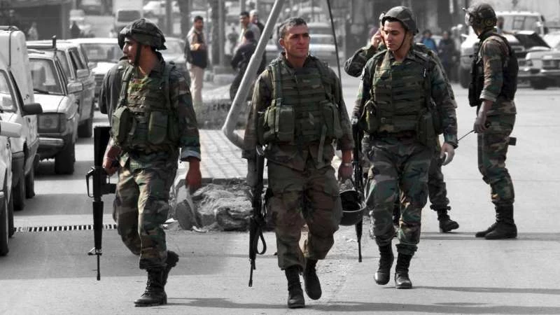 شبكة حقوقية: الأمن اللبناني سلّم 56 معتقلاً سورياً إلى مخابرات الأسد 