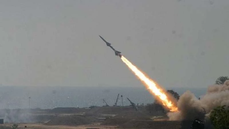 التحالف يعلن اعتراض صاروخ باليستي فوق سماء الرياض