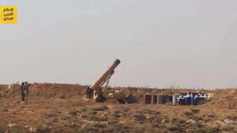 بالفيديو.. حزب الله يستعرض "عضلاته" بعرسال ويطلق صاروخا قصير المدى