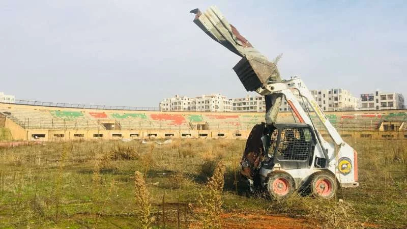 مساع لإعادة تأهيل الملعب البلدي في إدلب (صور)