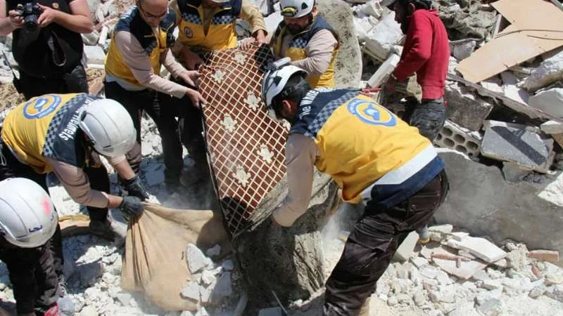 مقتل طفلين بقصف لطيران النظام على مدينة أريحا في إدلب (فيديو +صور)
