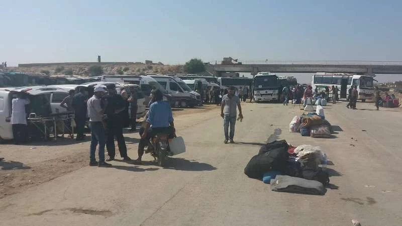 القبض على عناصر من "المخابرات الجوية" ضمن قوافل المهجرين عند معبر مورك