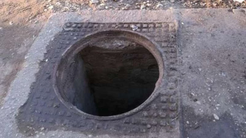 ميليشيا أسد الطائفية "تعفش" أغطية الصرف الصحي في الغوطة الشرقية