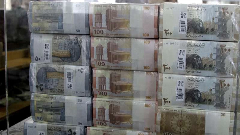 هبوط كبير في سعر الليرة السورية مقابل العملات الأجنبية