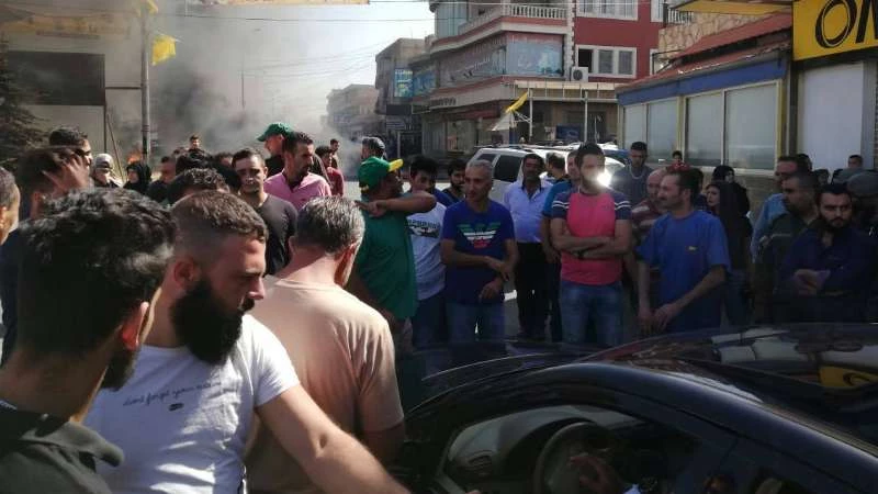 أهالي بلدة شيعية لبنانية يشتمون زعيم ميليشيا حزب الله (فيديو) 