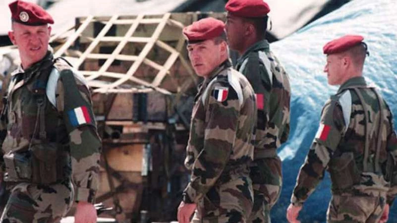 فرنسا تنشر 6 مدافع في ريف دير الزور 