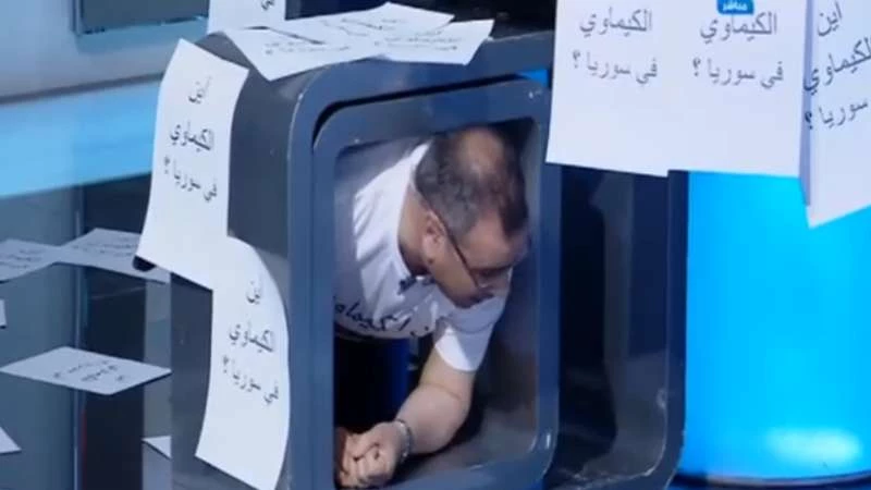 الإعلام المصري يتضامن مع الأسد.. القرموطي يسخر "أين الكيماوي في سوريا"! (فيديو)