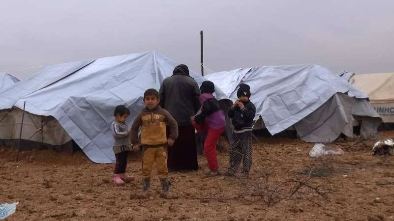 هكذا يضيق النظام و"الوحدات الكردية" على نازحي عفرين في المخيمات